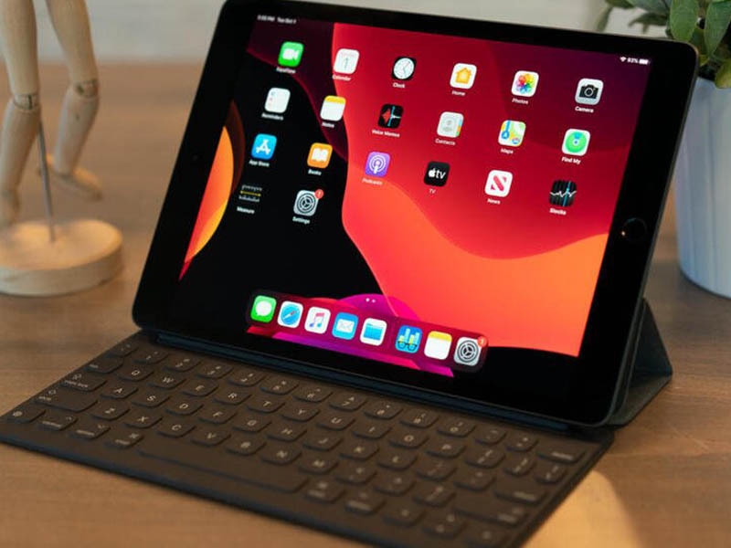 بررسی امکانات و قابلت های تبلت iPad 10.2